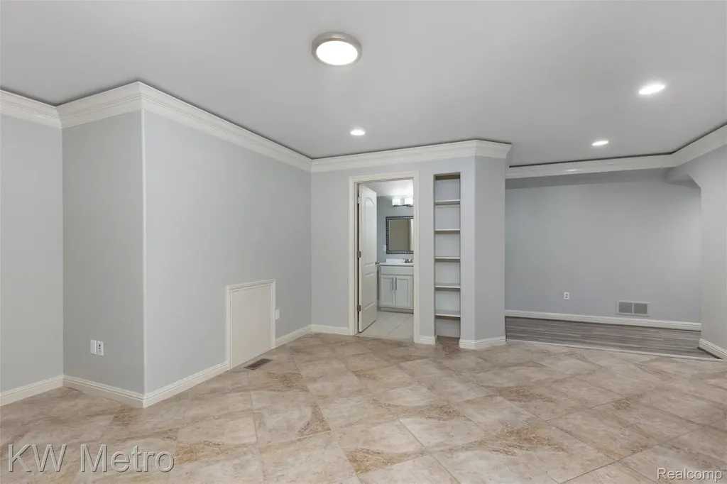 65884 Windrose Court Ray Township MI 48096