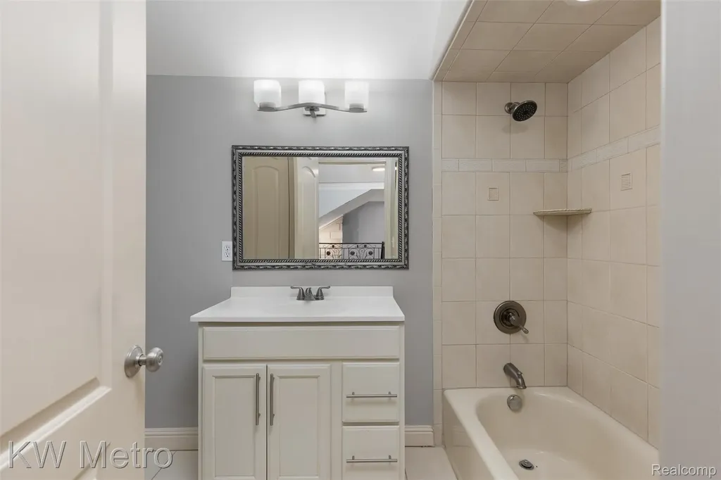 65884 Windrose Court Ray Township MI 48096