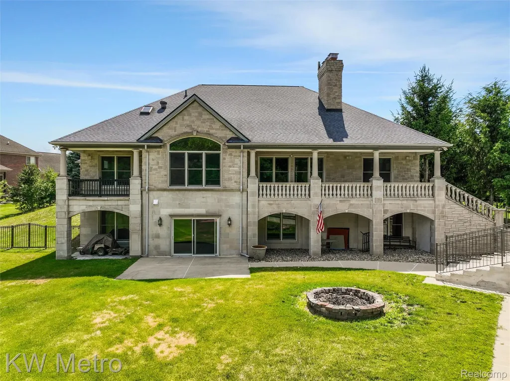 65884 Windrose Court Ray Township MI 48096