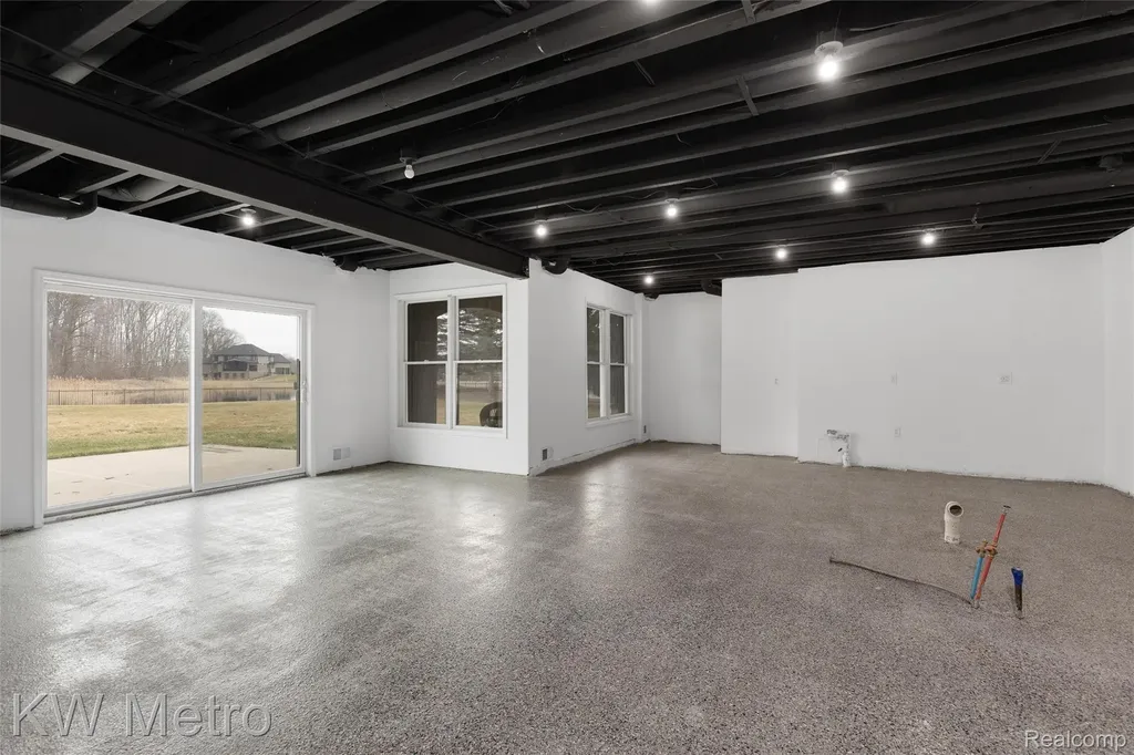 65884 Windrose Court Ray Township MI 48096