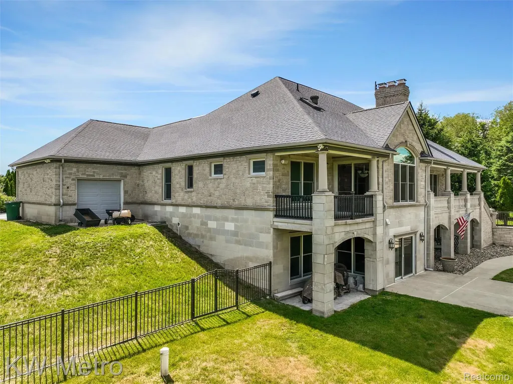 65884 Windrose Court Ray Township MI 48096
