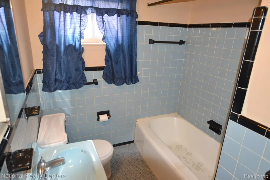 175 John Daly Street Inkster City MI 48141