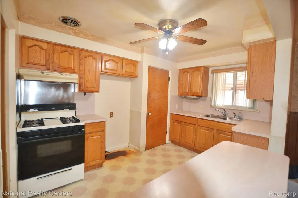 175 John Daly Street Inkster City MI 48141