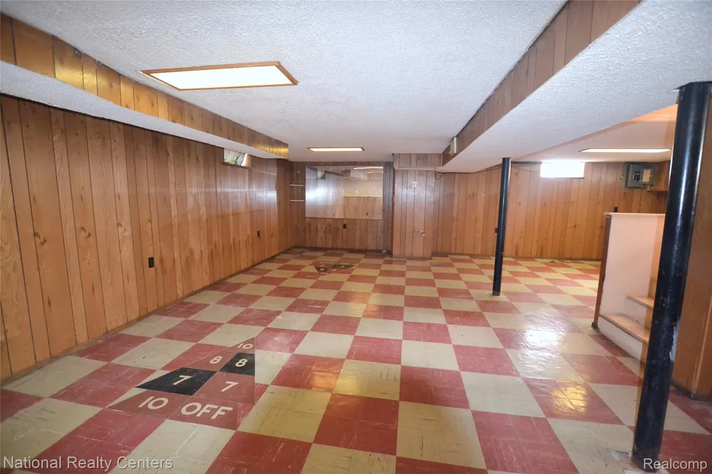 175 John Daly Street Inkster City MI 48141