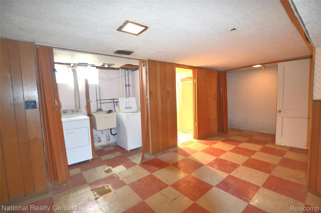175 John Daly Street Inkster City MI 48141