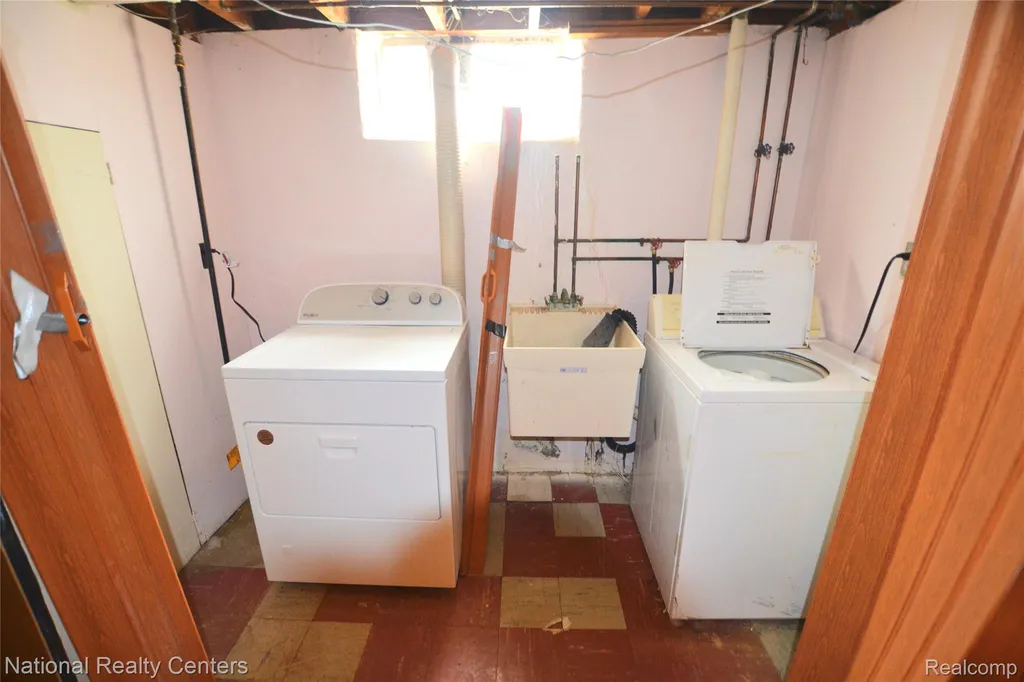 175 John Daly Street Inkster City MI 48141