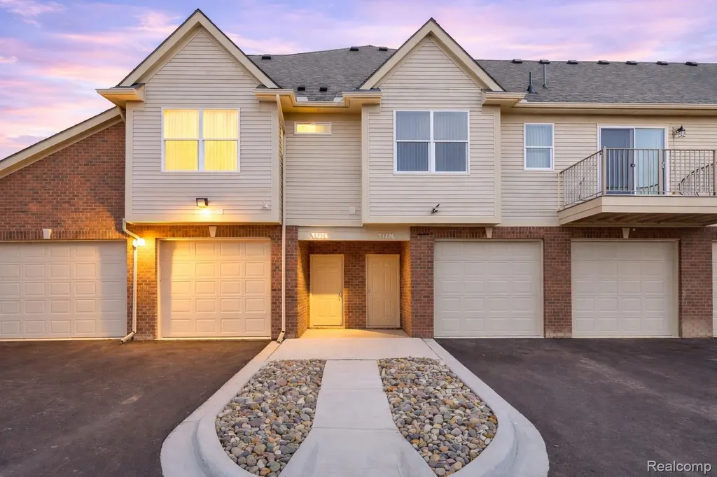 8292 Heywood Circle Sterling Heights City MI 48312