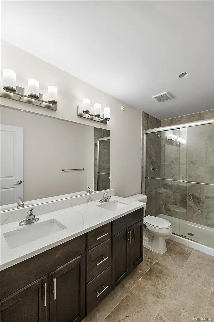 8292 Heywood Circle Sterling Heights City MI 48312