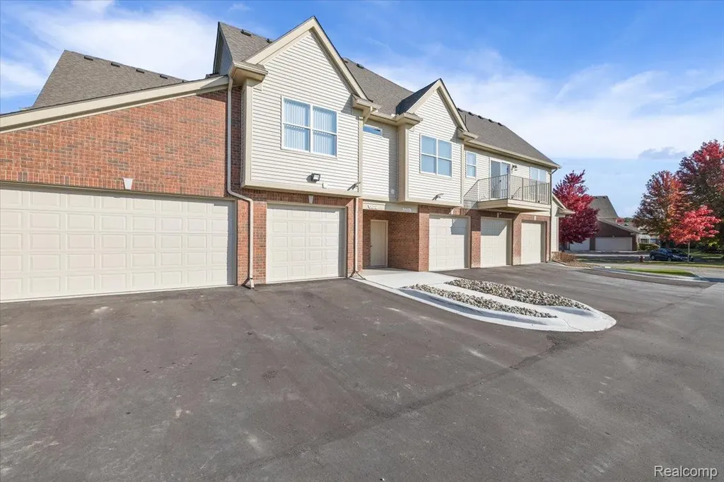 8292 Heywood Circle Sterling Heights City MI 48312