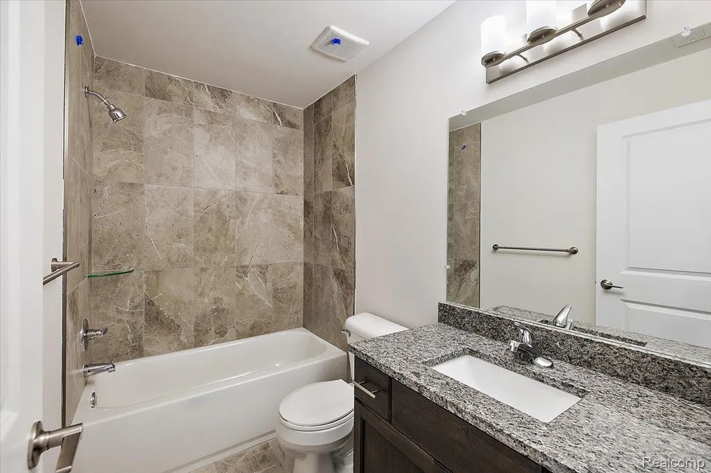 8292 Heywood Circle Sterling Heights City MI 48312
