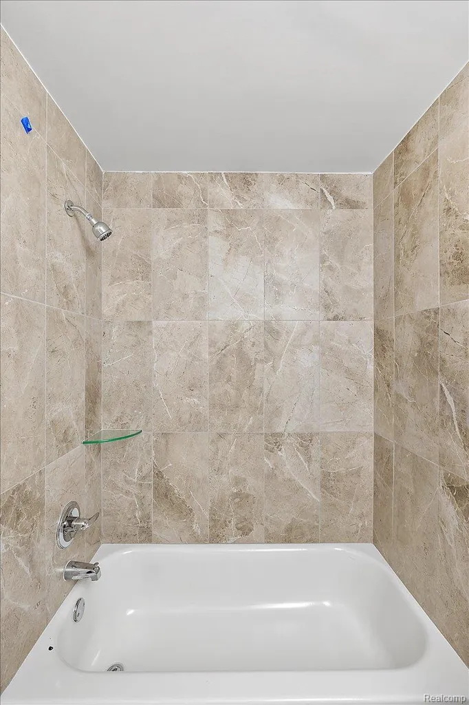 8292 Heywood Circle Sterling Heights City MI 48312