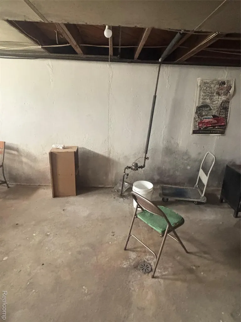 19762 Avon Avenue Detroit City MI 48219