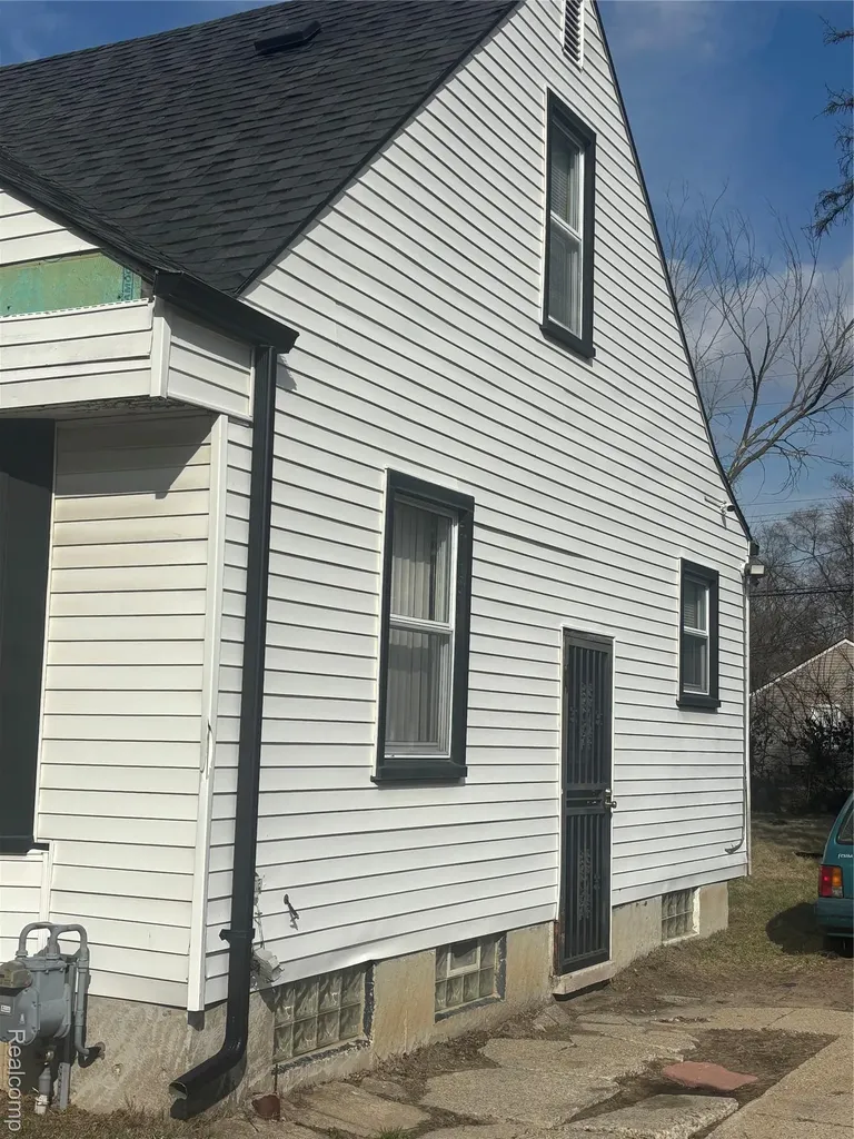 19762 Avon Avenue Detroit City MI 48219