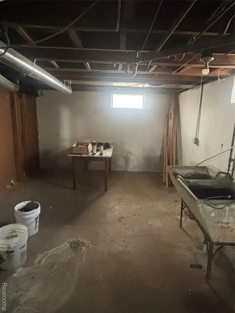 19762 Avon Avenue Detroit City MI 48219