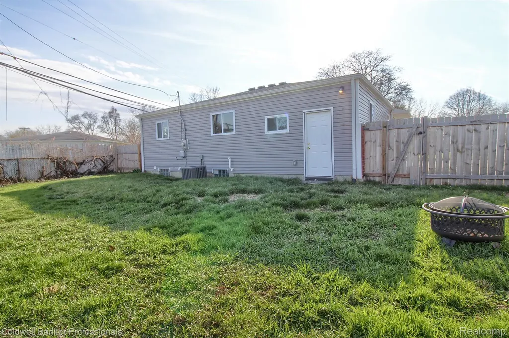 1385 Berkshire Street Westland City MI 48186