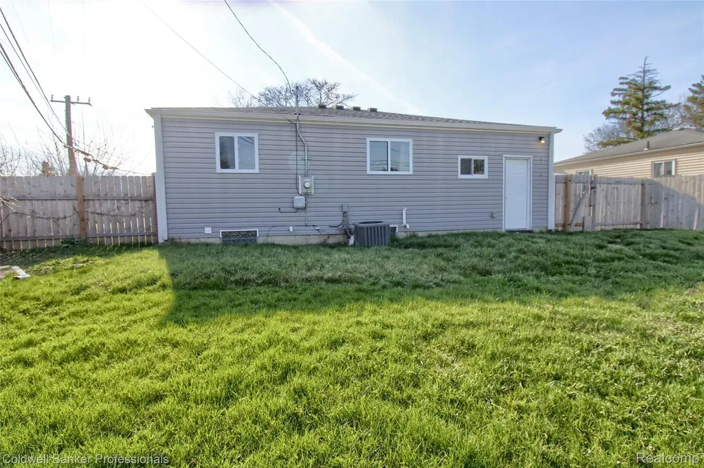 1385 Berkshire Street Westland City MI 48186