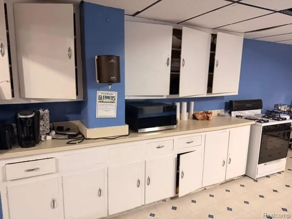 32747 Grand Traverse Street Westland City MI 48186