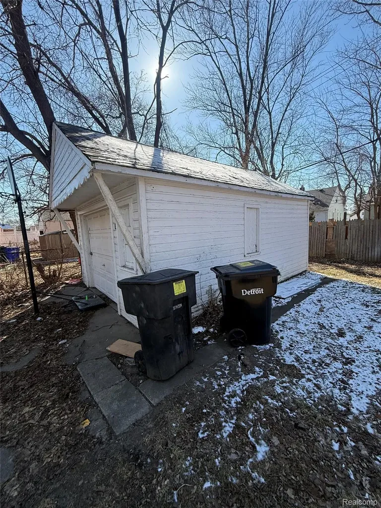17379 Murray Hill Street Detroit City MI 48235