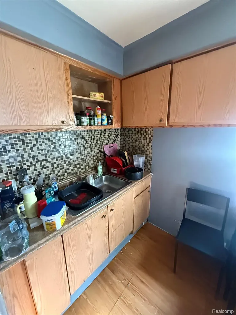 17379 Murray Hill Street Detroit City MI 48235
