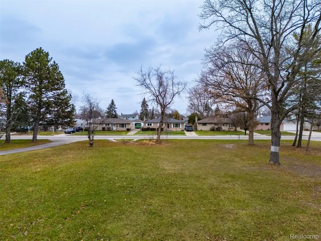 13000 Plumbrook Road Sterling Heights City MI 48312