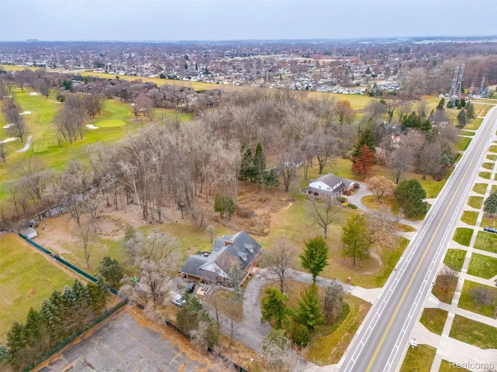 13000 Plumbrook Road Sterling Heights City MI 48312