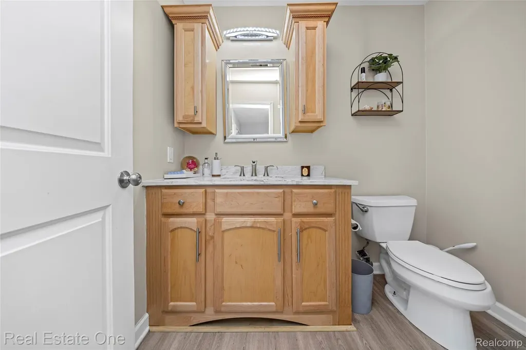 5273 Wright Way E West Bloomfield Charter Township MI 48322