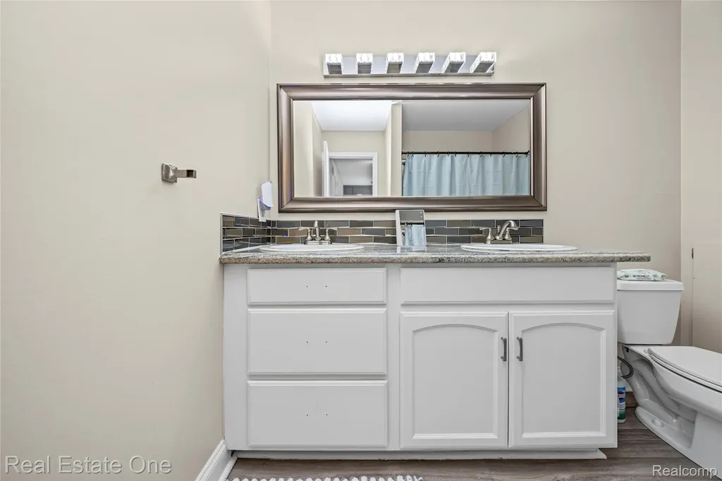5273 Wright Way E West Bloomfield Charter Township MI 48322