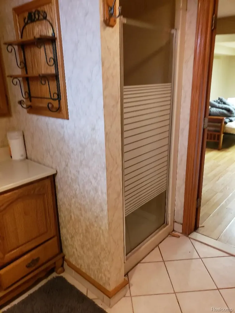 15528 Regina Avenue Allen Park City MI 48101