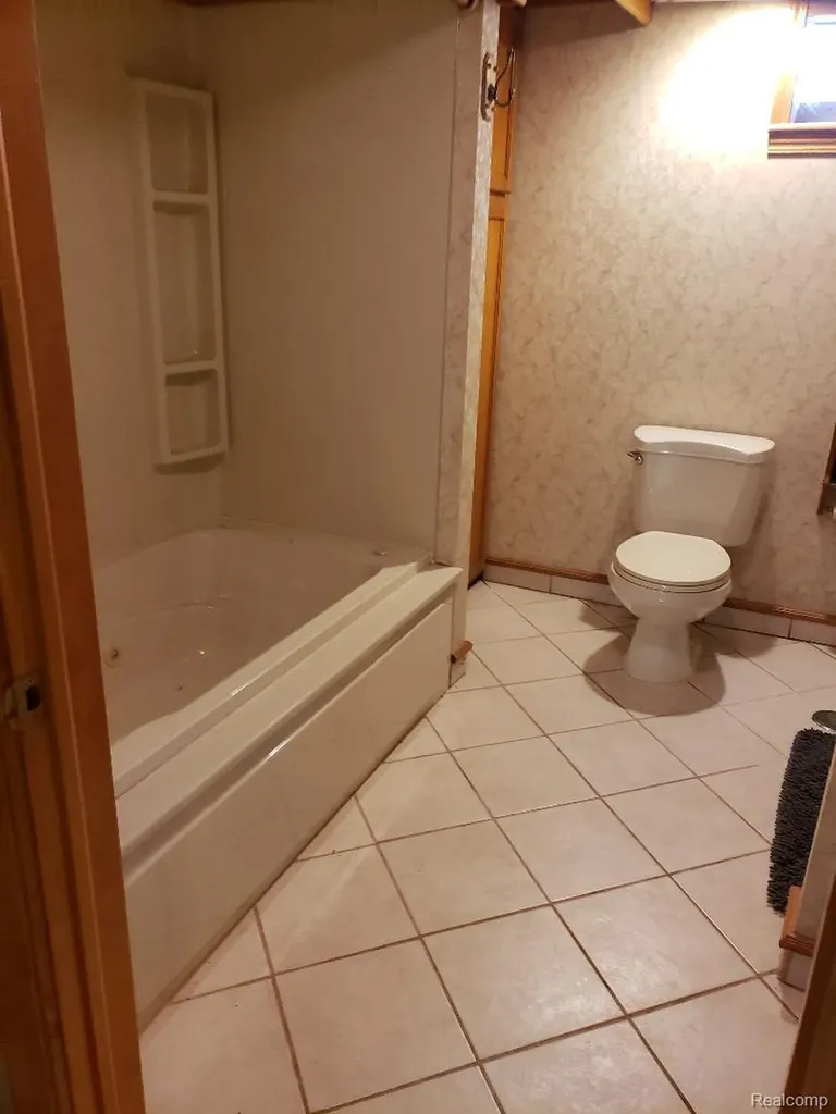 15528 Regina Avenue Allen Park City MI 48101