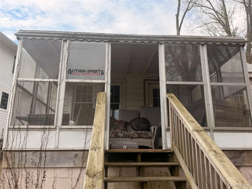 6912 Colony Drive West Bloomfield Charter Township MI 48323