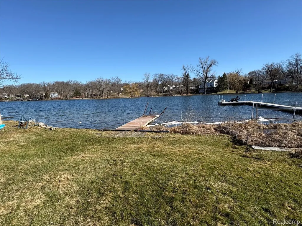 6912 Colony Drive West Bloomfield Charter Township MI 48323