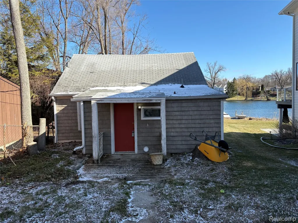 6912 Colony Drive West Bloomfield Charter Township MI 48323