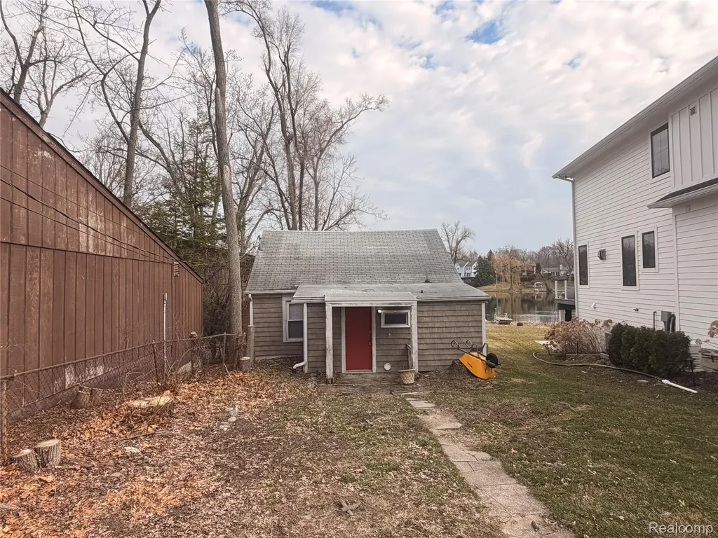 6912 Colony Drive West Bloomfield Charter Township MI 48323