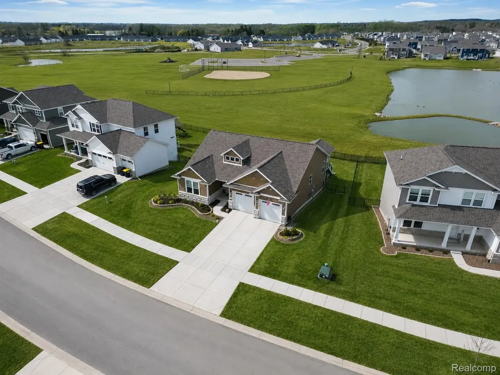 2138 Gambrel Lane Marion Township MI 48843