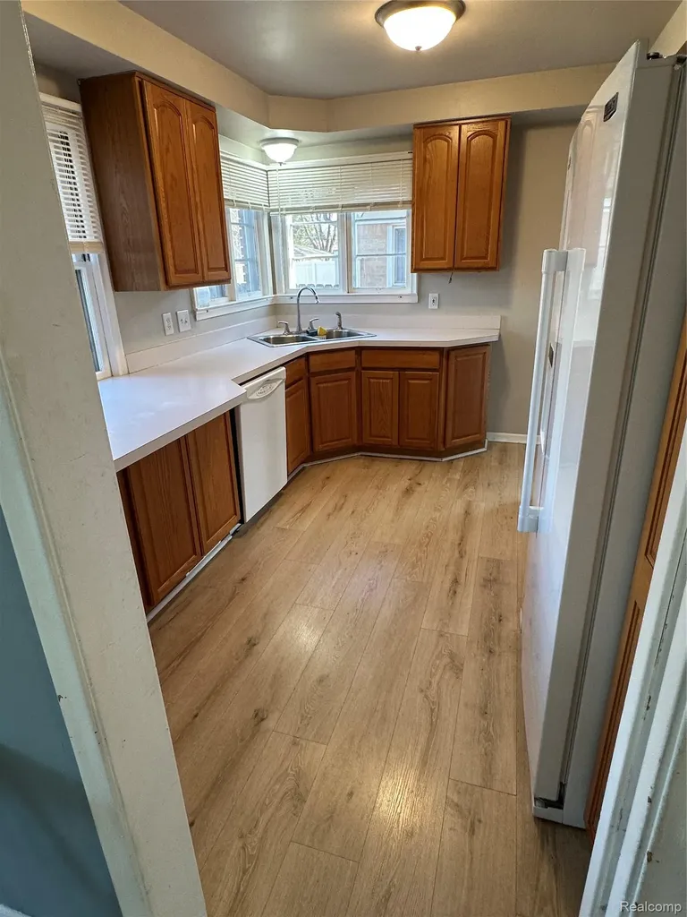 8842 Marion Redford Charter Township MI 48239