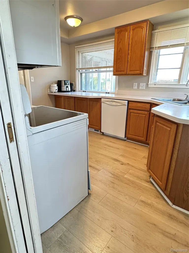 8842 Marion Redford Charter Township MI 48239