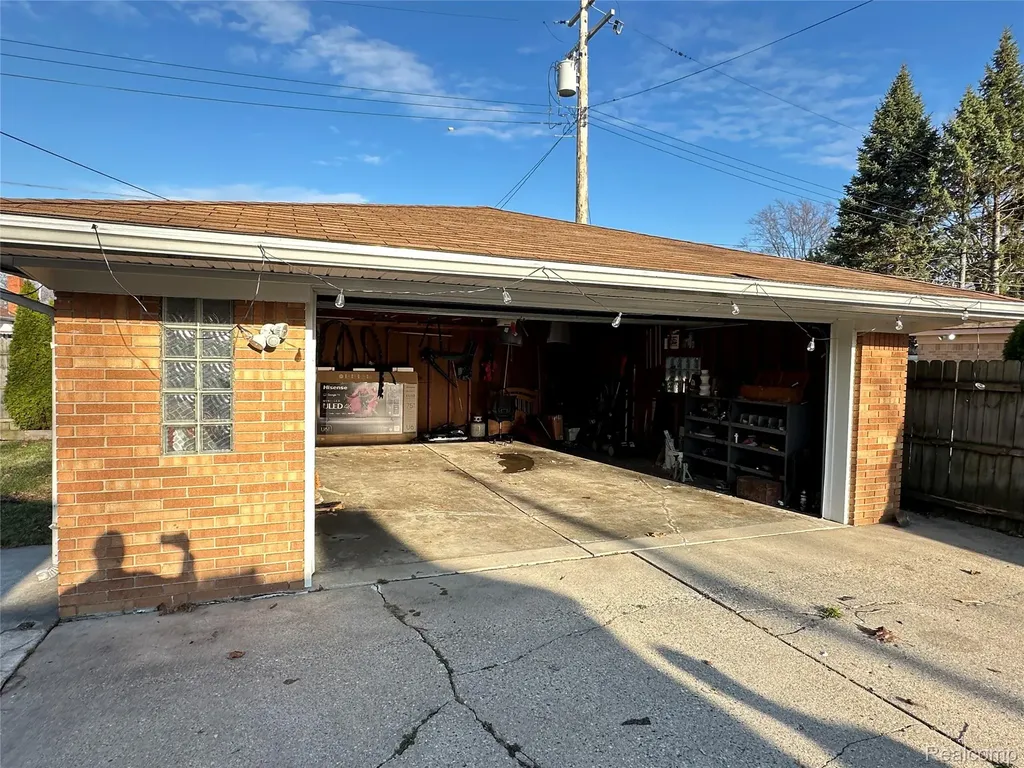 8842 Marion Redford Charter Township MI 48239
