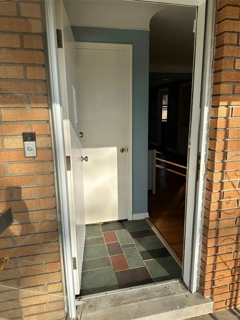 8842 Marion Redford Charter Township MI 48239
