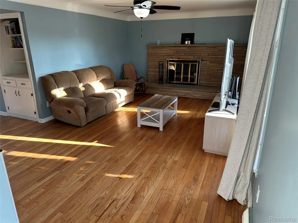 8842 Marion Redford Charter Township MI 48239