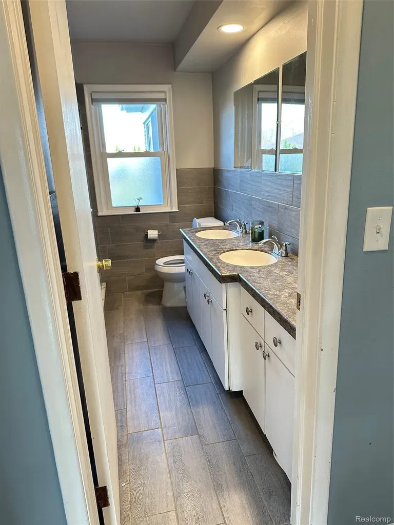 8842 Marion Redford Charter Township MI 48239