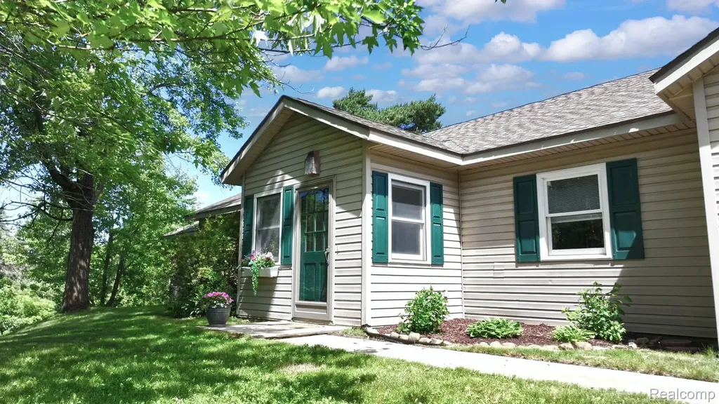 5370 Whipple Lake Road Independence Charter Township MI 48348