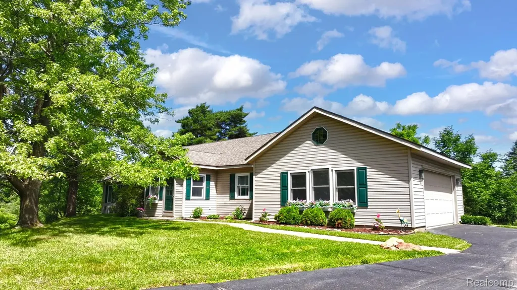 5370 Whipple Lake Road Independence Charter Township MI 48348