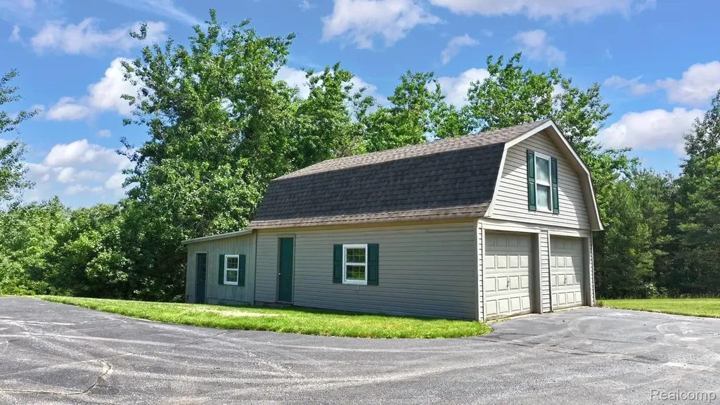 5370 Whipple Lake Road Independence Charter Township MI 48348
