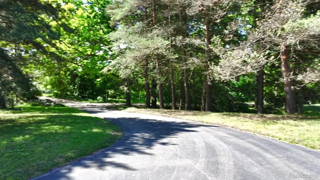 5370 Whipple Lake Road Independence Charter Township MI 48348