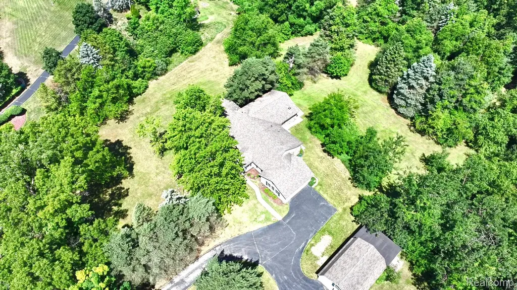 5370 Whipple Lake Road Independence Charter Township MI 48348