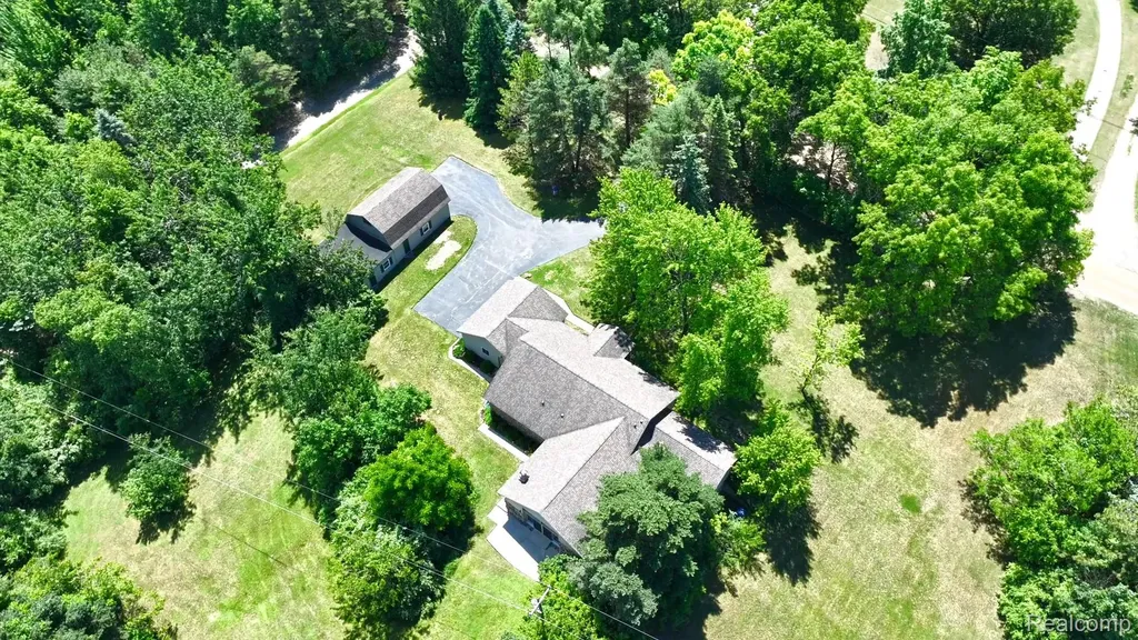 5370 Whipple Lake Road Independence Charter Township MI 48348