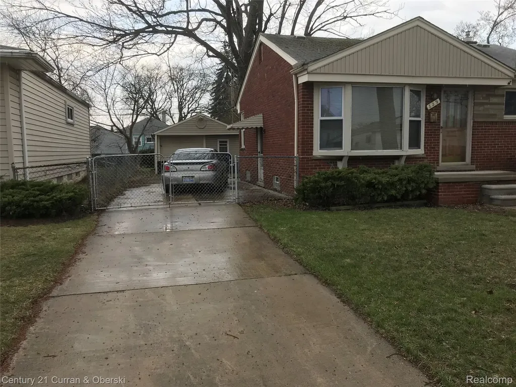 729 Cleophus Parkway Lincoln Park City MI 48146
