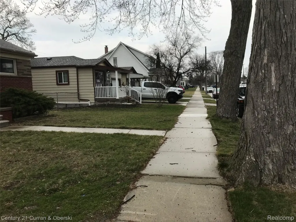 729 Cleophus Parkway Lincoln Park City MI 48146