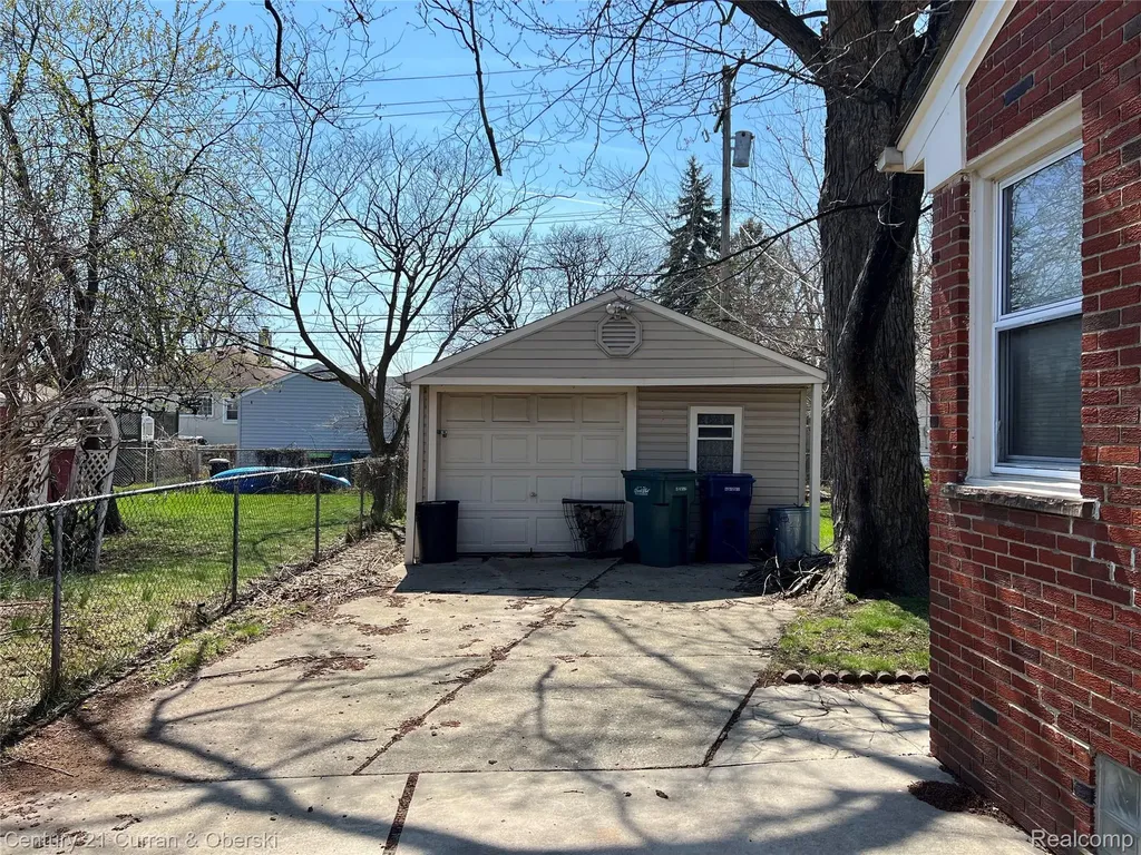 729 Cleophus Parkway Lincoln Park City MI 48146