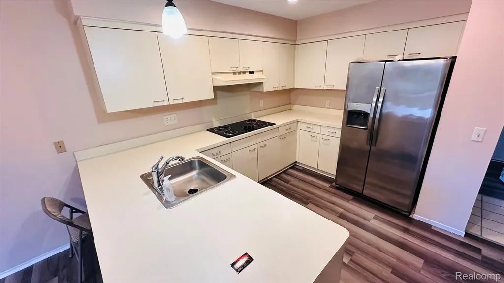 33779 Vista Drive Farmington Hills City MI 48331